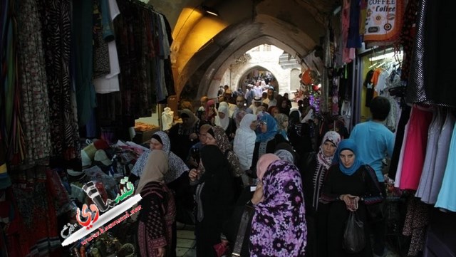 حشود المصلين تتوجه للمسجد الأقصى في الجمعه الاولى من رمضان 
